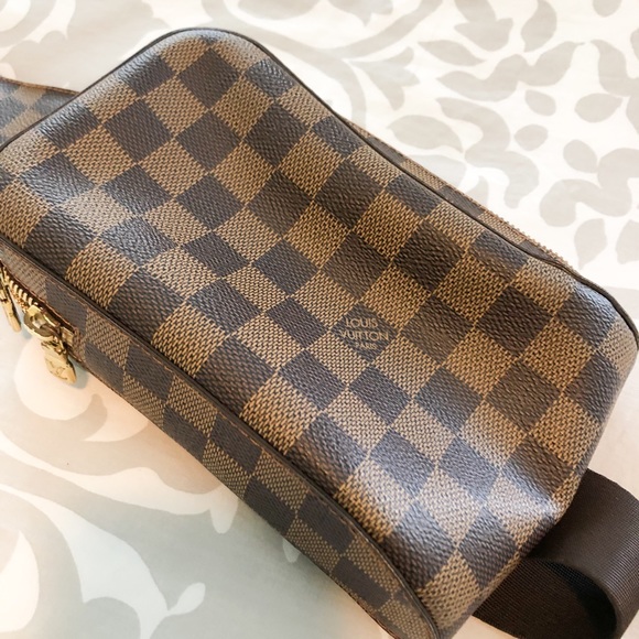 Louis Vuitton Handbags - 💯 authentic Louis Vuitton Geronimos Bum Bag